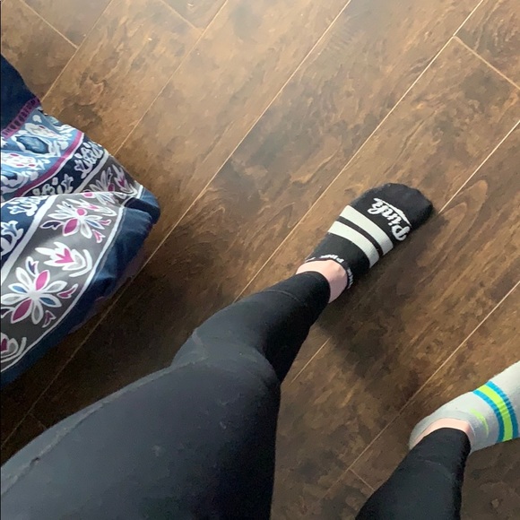 Lulu Leggings - Picture 2 of 3